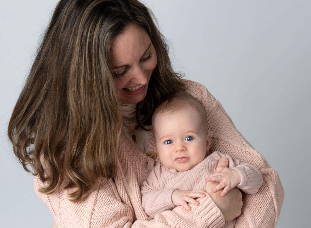 baby milestone portraits in chicago with mom